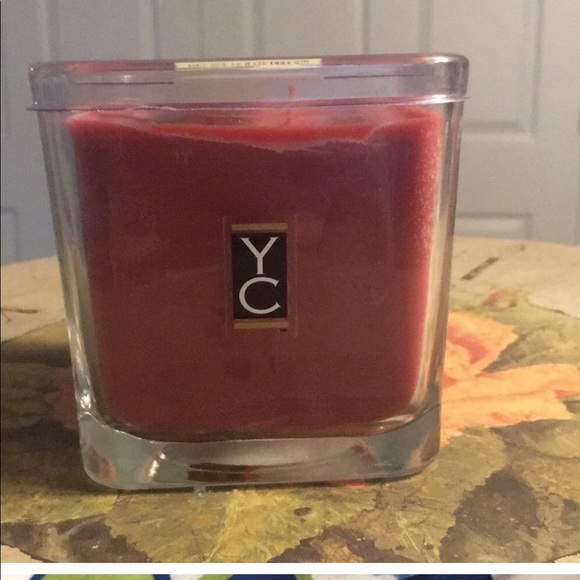 Yankee Candle RARE, 2 wick, soy, pomegranate